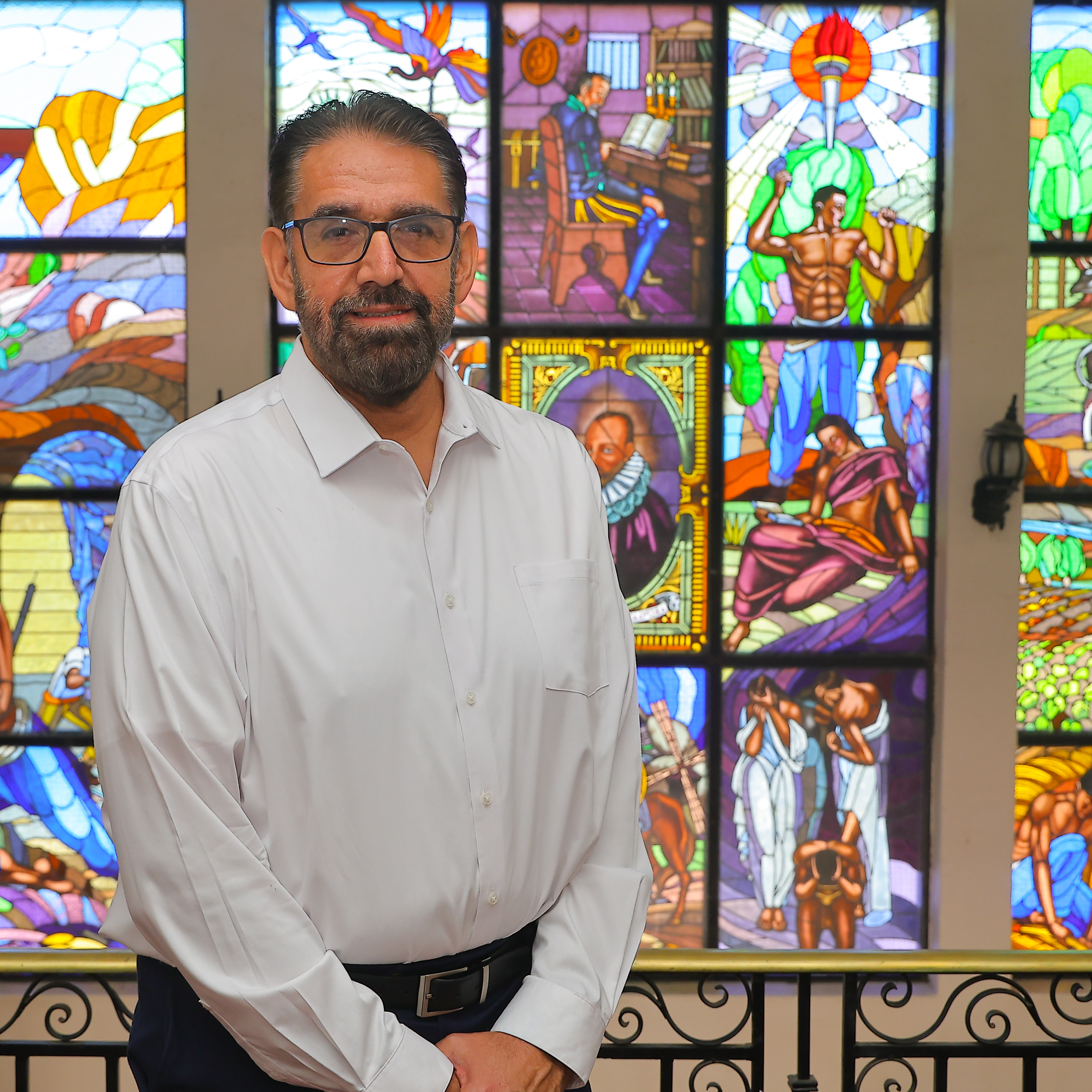 Dr. Carlos Arturo Velázquez